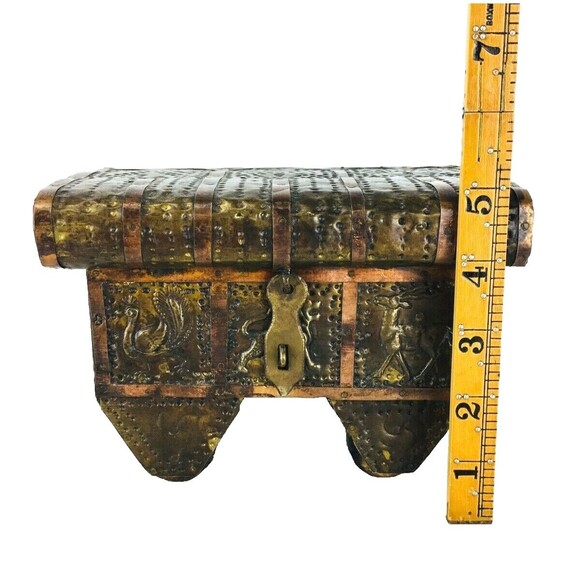 Antique Rustic Old World Hammered Tooled Brass Copper Wood Trinket Box Chest - Picture 12 of 12